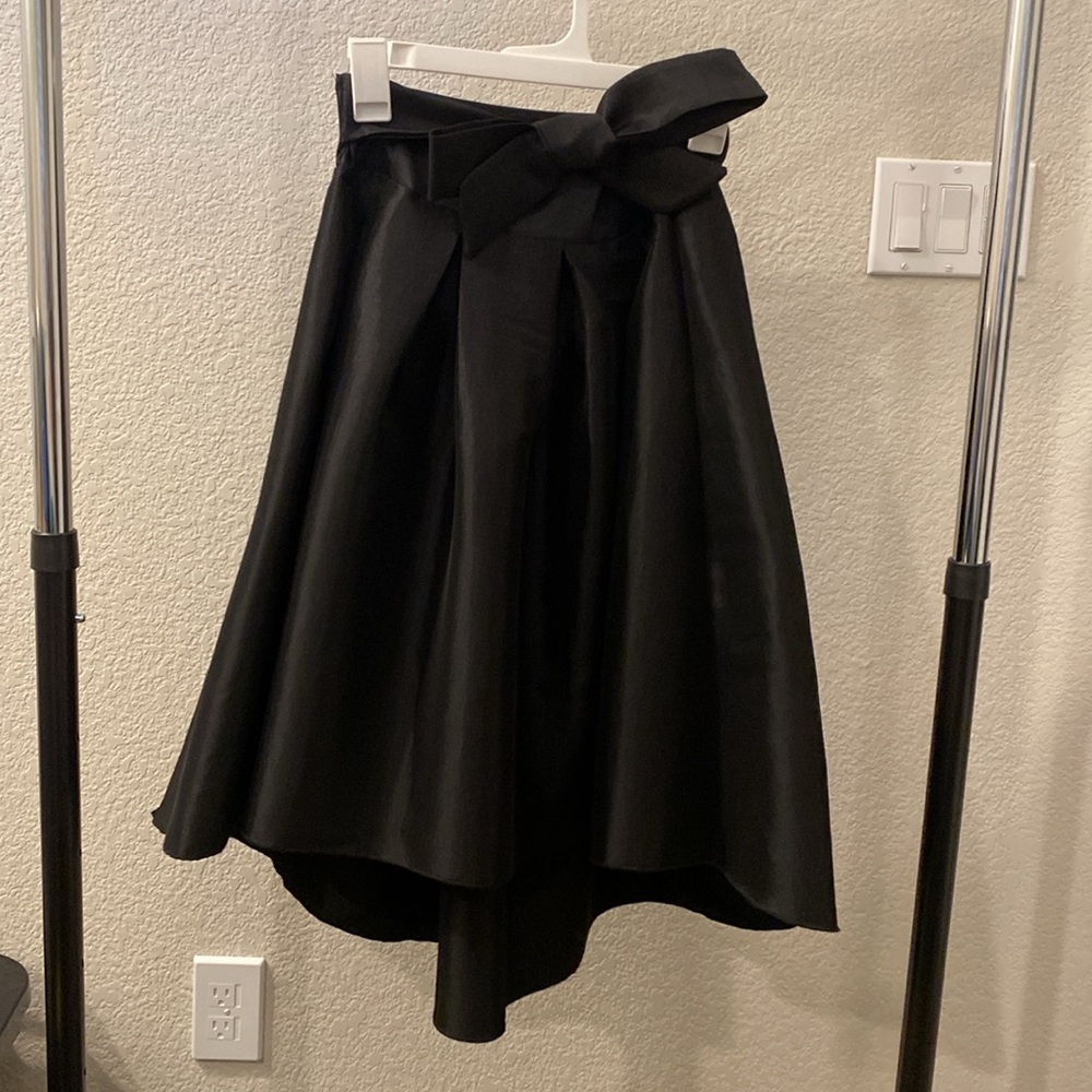 Shiny High-Low Women's Skirt (Black)